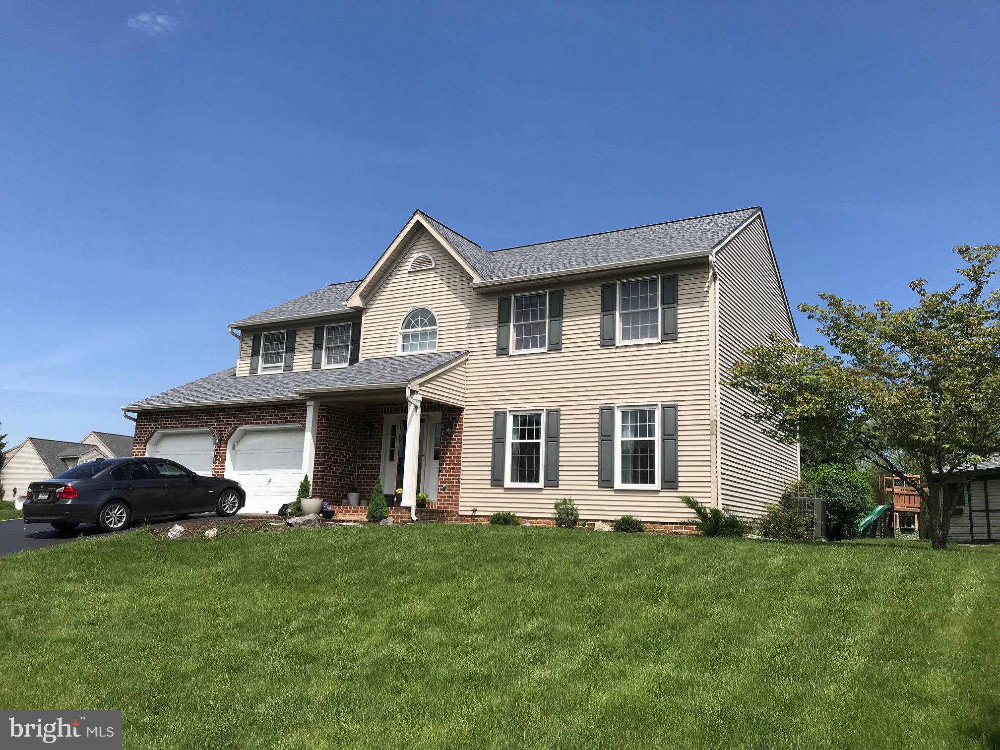 Lititz, PA 17543,394 SQUIRE LN