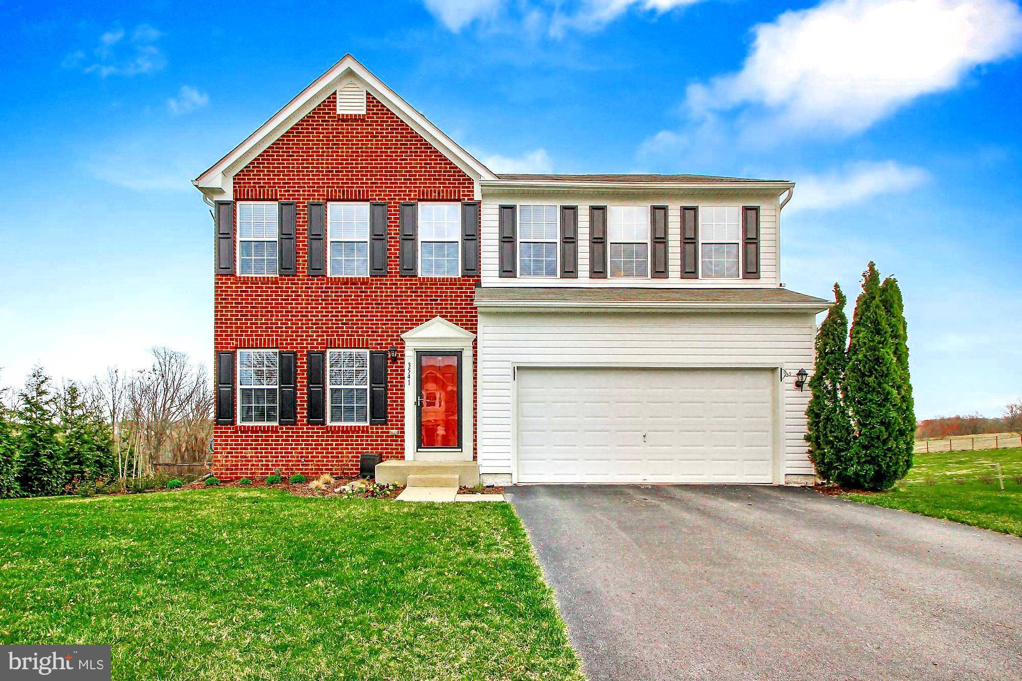 Spring Grove, PA 17362,3541 HARDWOOD TER