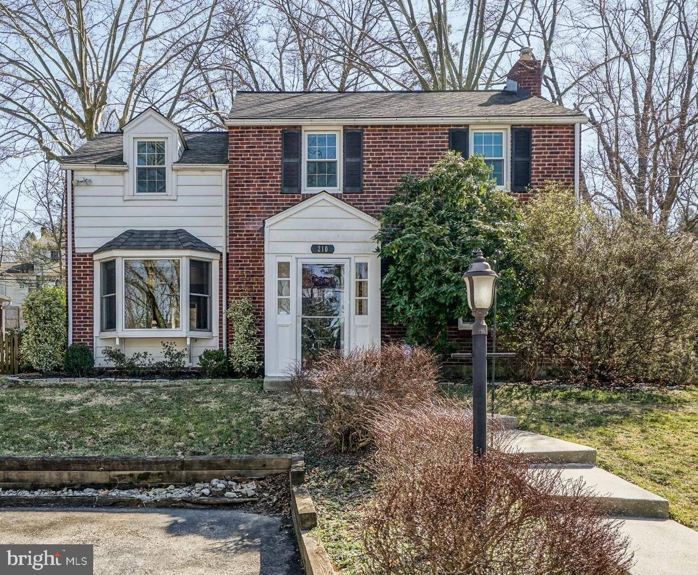 Glenside, PA 19038,210 GLENDALOUGH RD