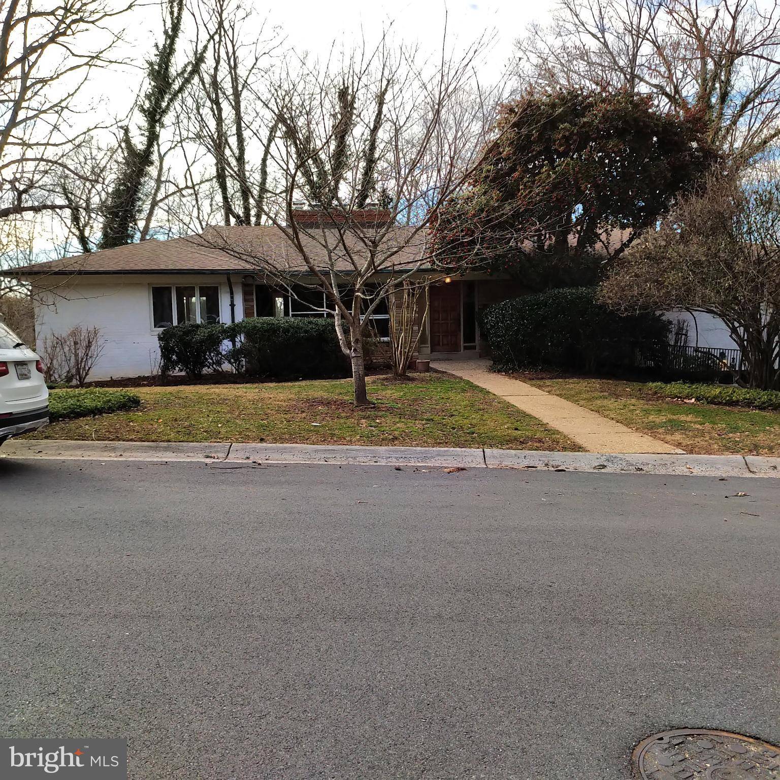 Bethesda, MD 20816,6820 TULIP HILL TER