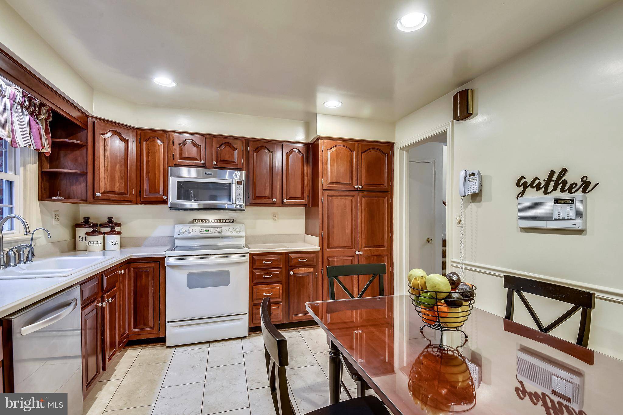 Mclean, VA 22101,1544 FOREST VILLA LN