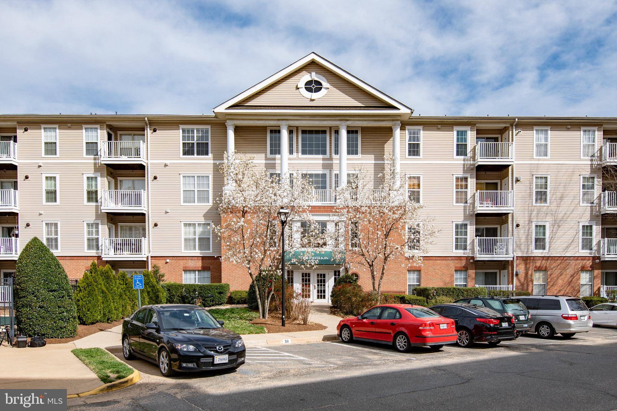 Falls Church, VA 22043,7000 FALLS REACH DR #102