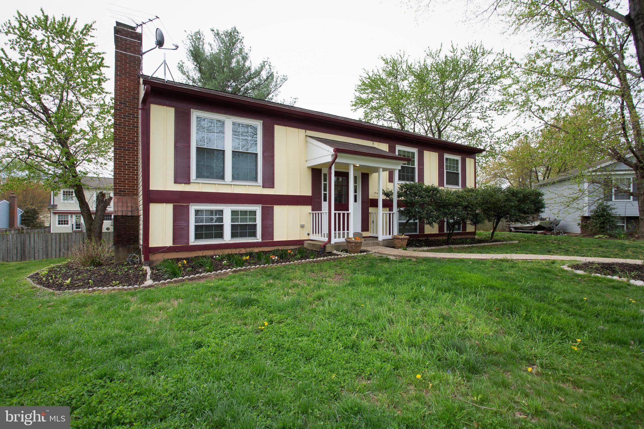 Herndon, VA 20170,700 FALL PL