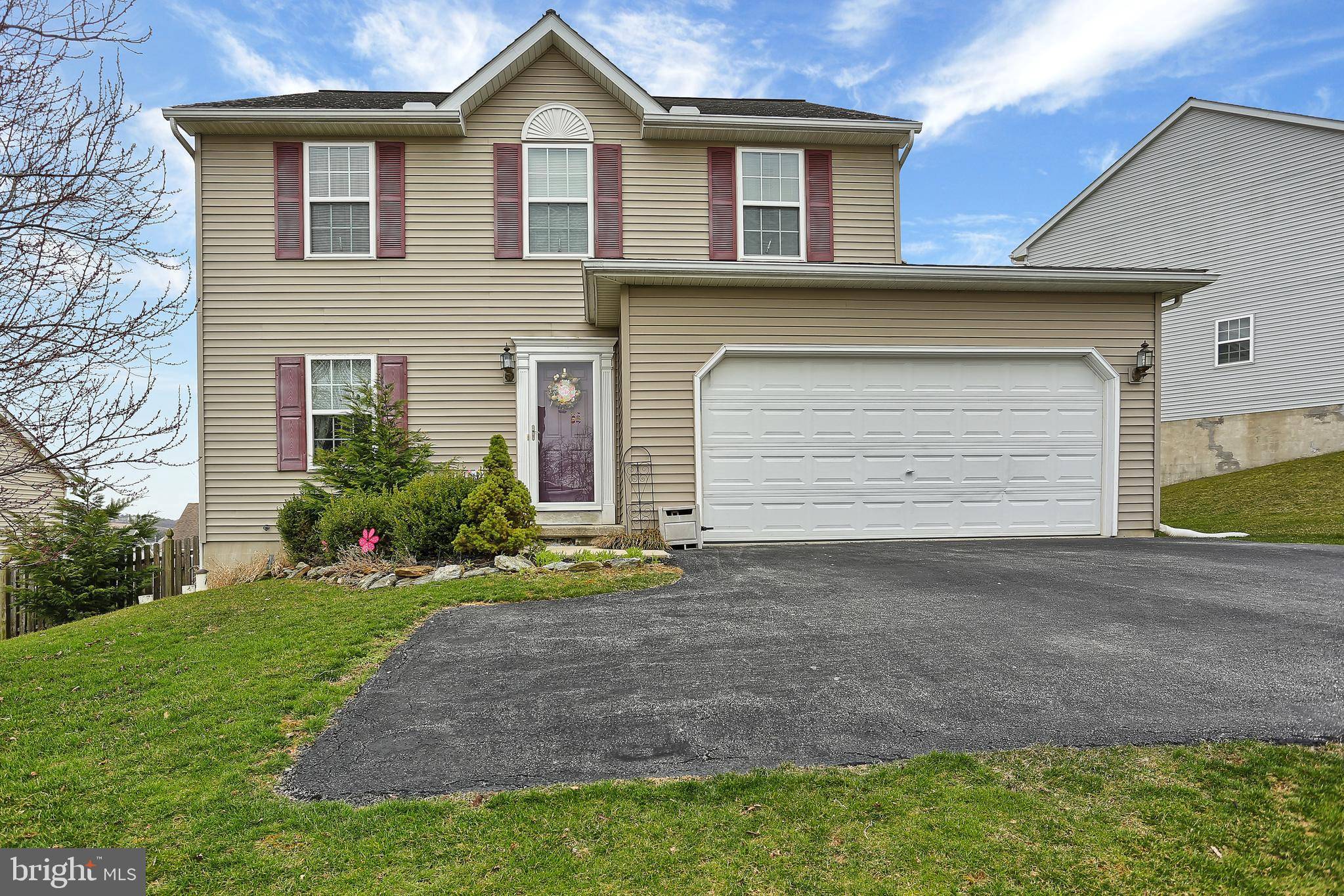 Dallastown, PA 17313,615 HARVEST DR