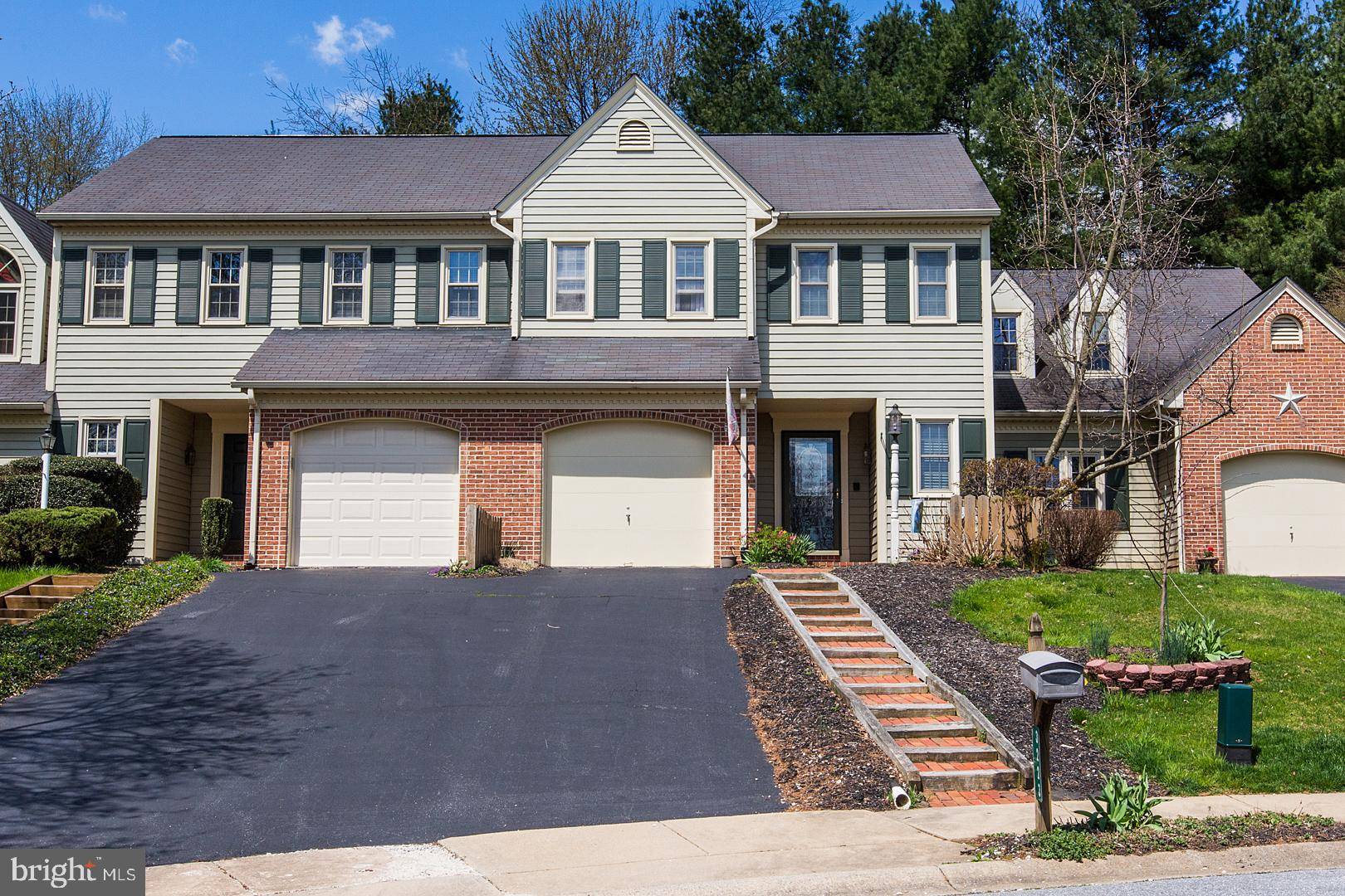 Lancaster, PA 17601,3223 PINEWYN CIR