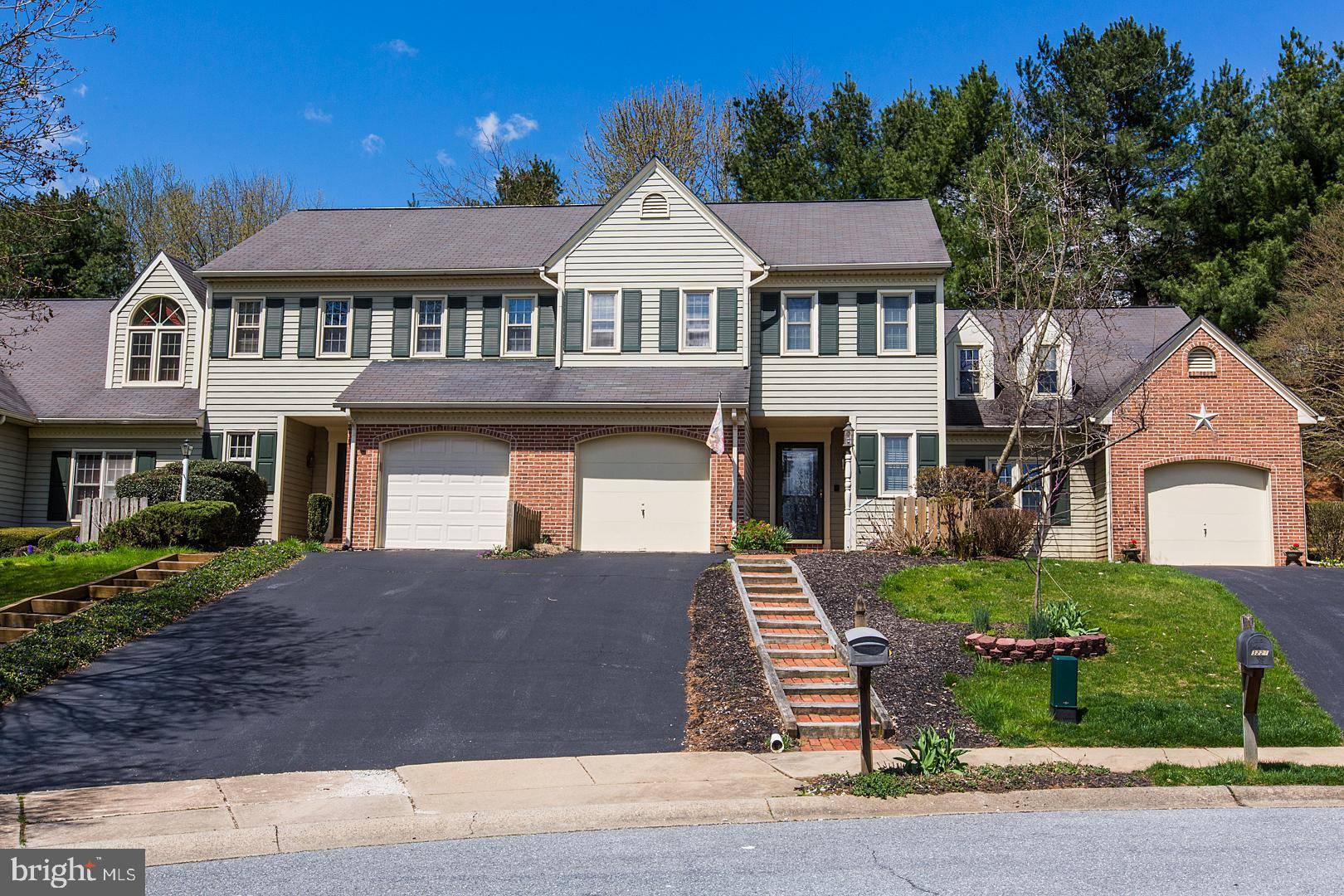 Lancaster, PA 17601,3223 PINEWYN CIR