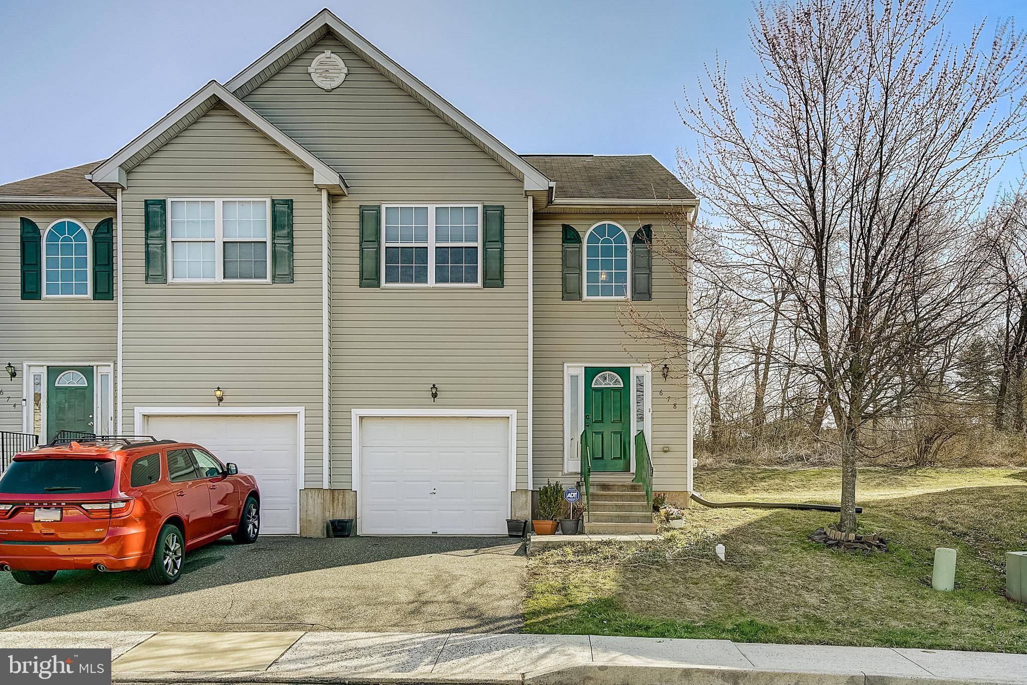 Pennsburg, PA 18073,678 DAISY LN