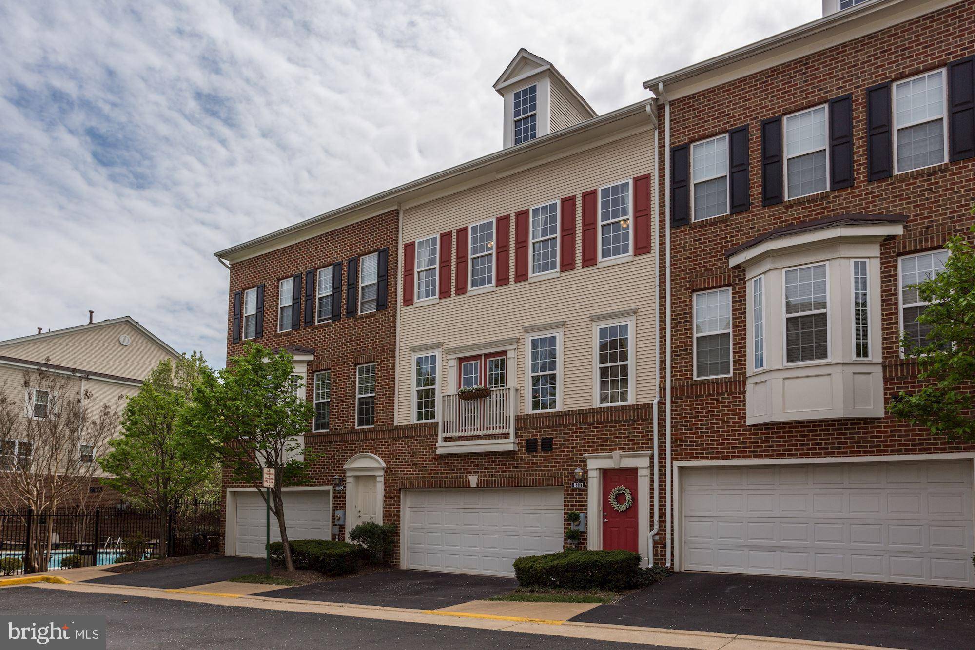 Falls Church, VA 22042,8111 ANNA CT #19