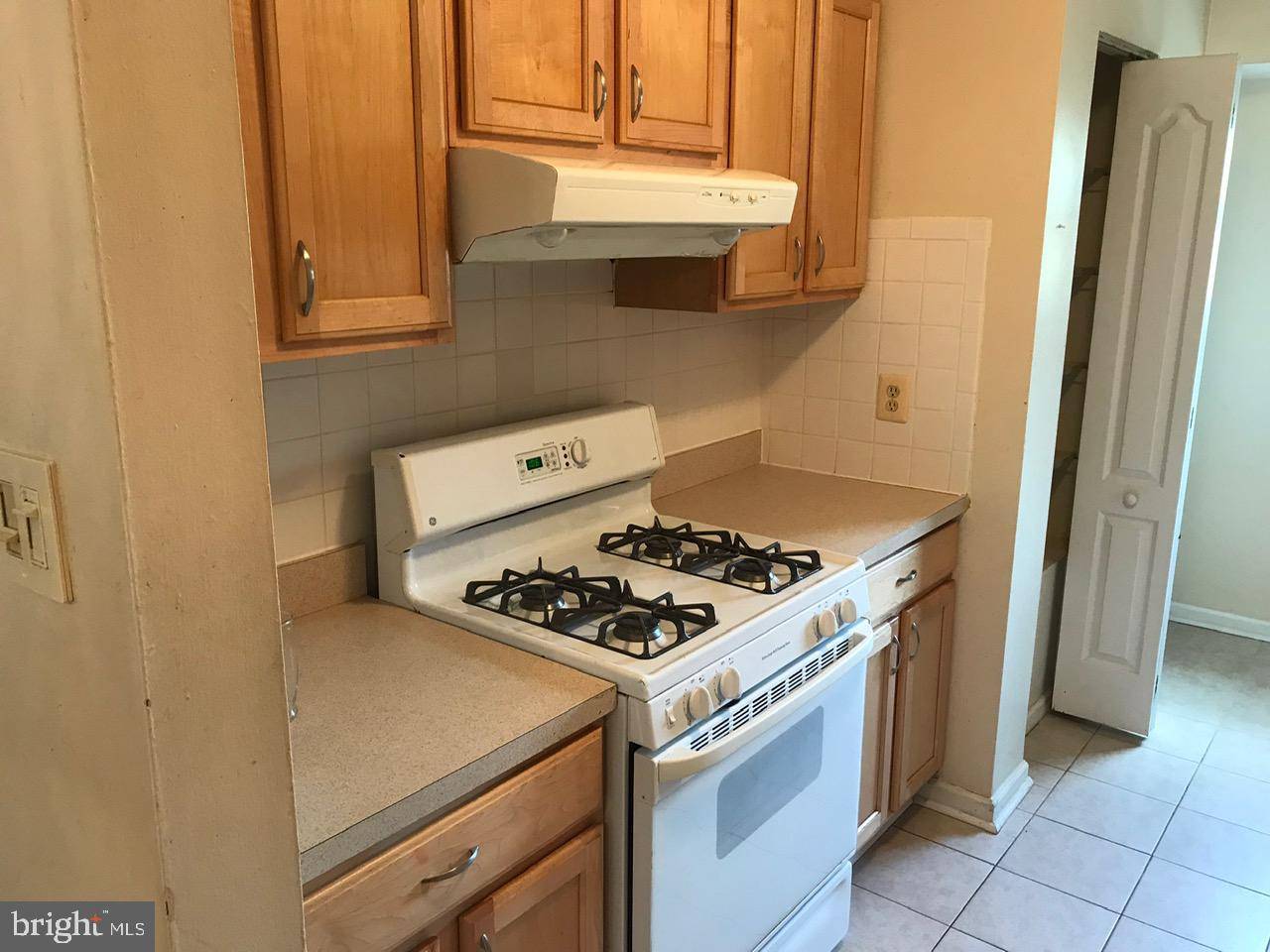 Alexandria, VA 22312,5933 QUANTRELL AVE #303