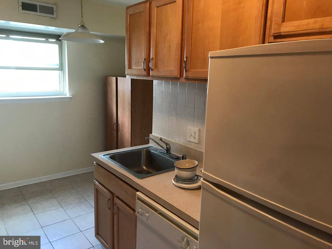 Alexandria, VA 22312,5933 QUANTRELL AVE #303