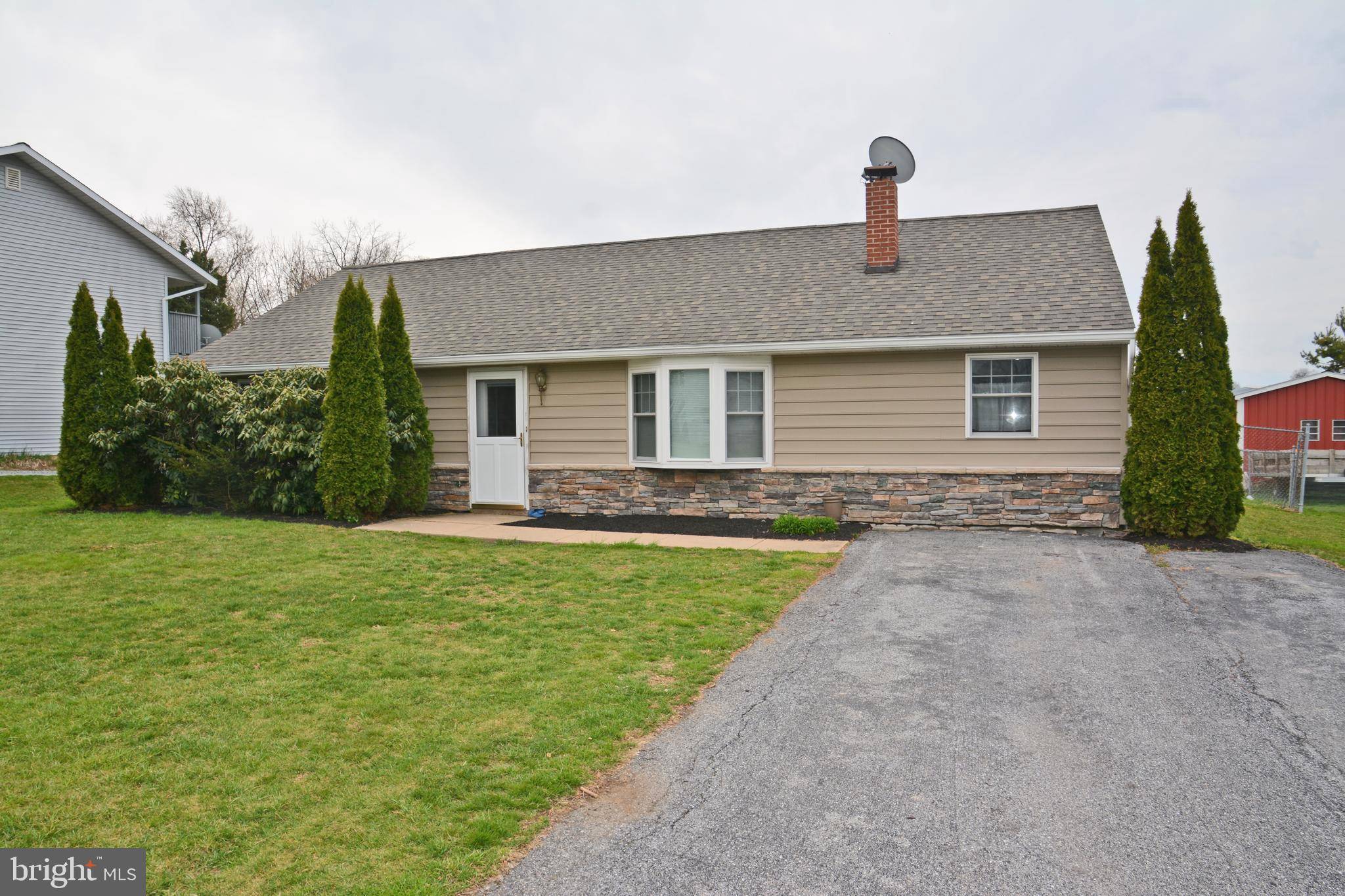 Leola, PA 17540,20 HERTZOG DR