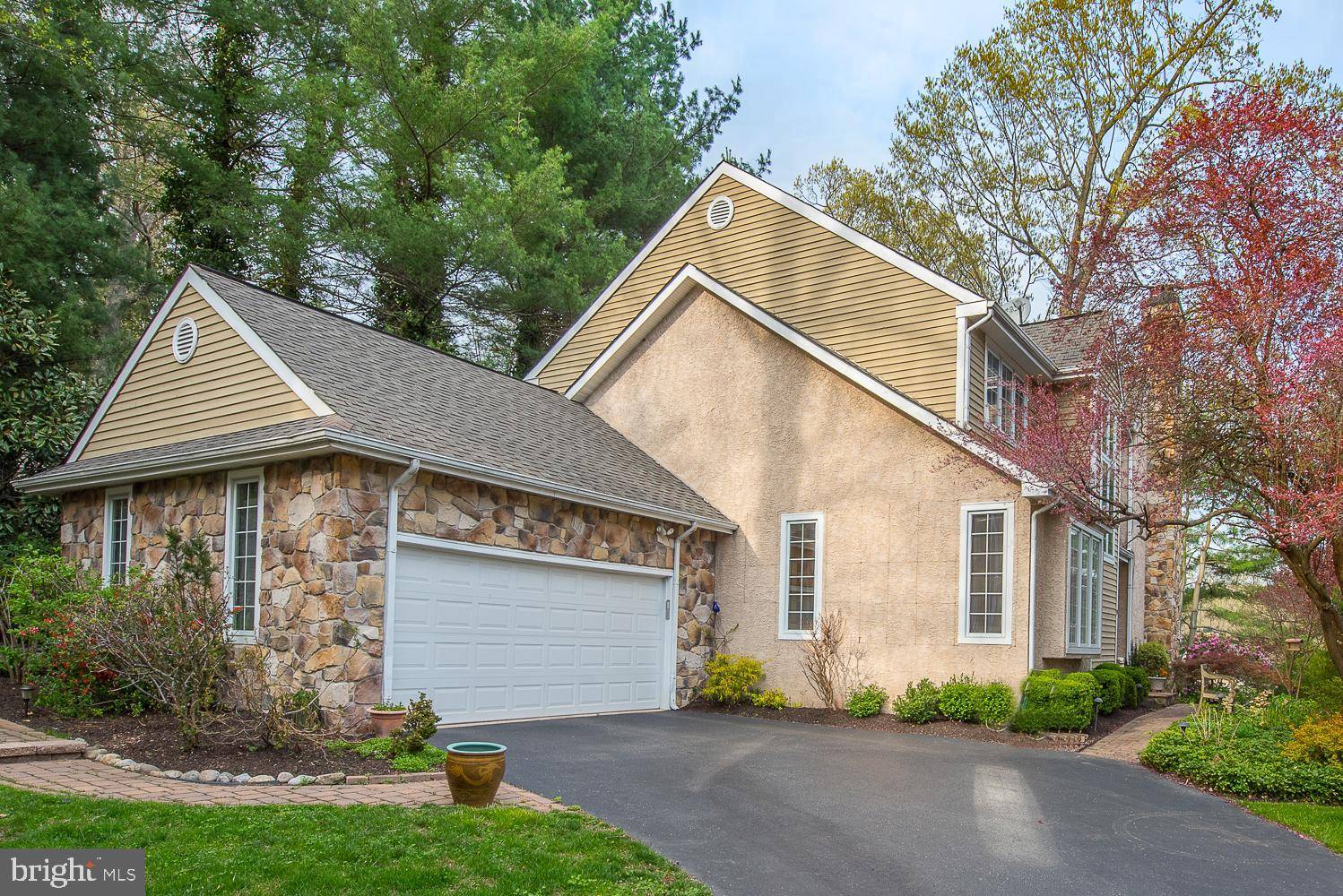 Newtown Square, PA 19073,10 VILLAGE CIR