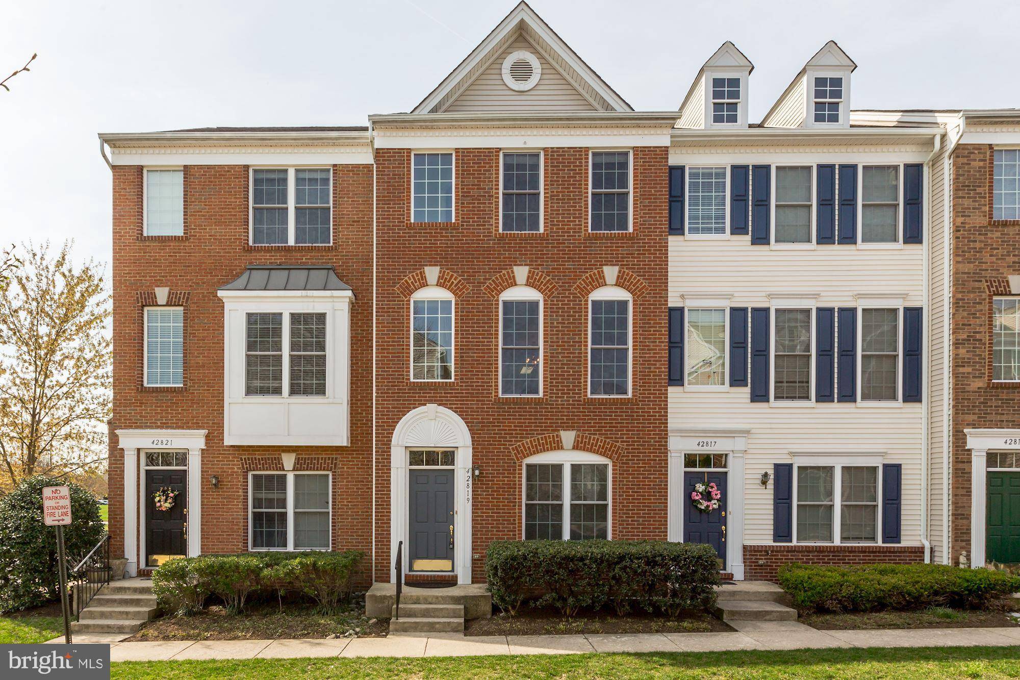 Chantilly, VA 20152,42819 SMALLWOOD TER