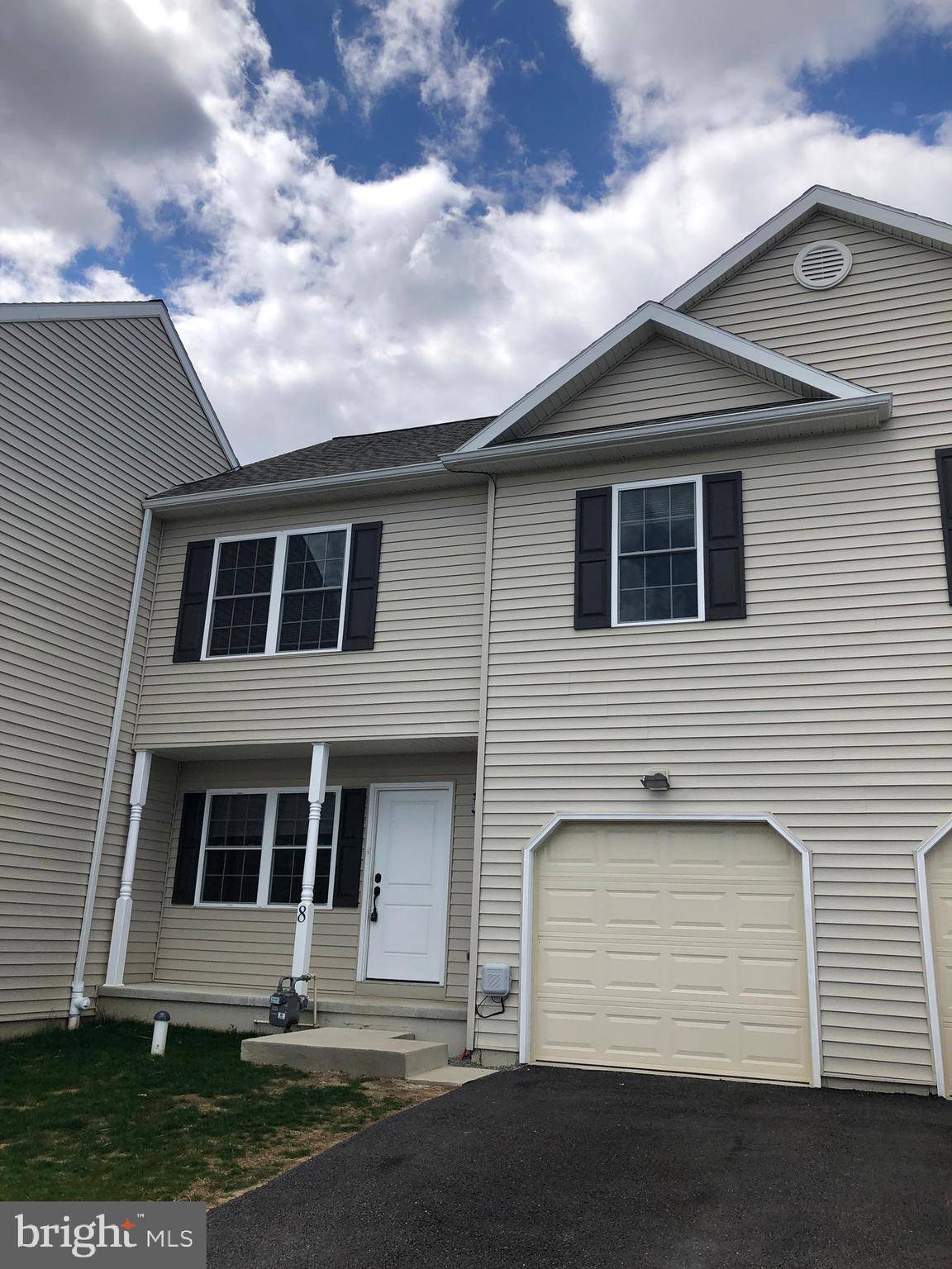 Wrightsville, PA 17368,8 CREEKSIDE DR