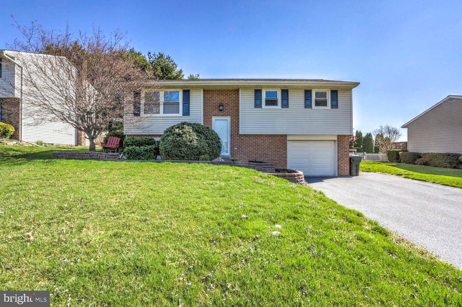 Lancaster, PA 17601,329 BARBERRY DR