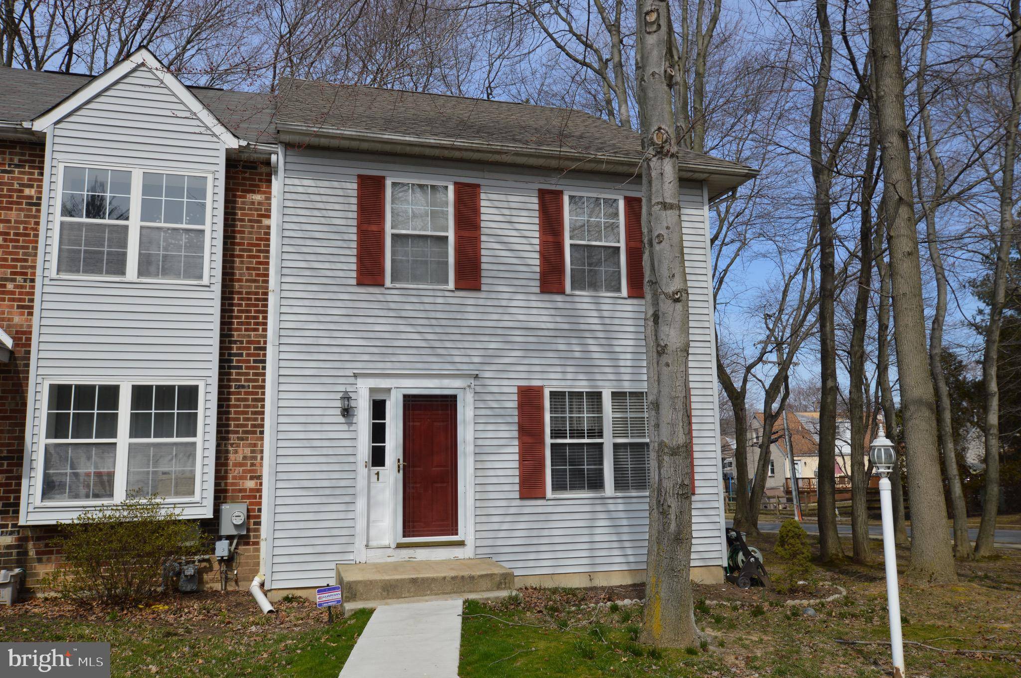 Aston, PA 19014,1 DANA CT