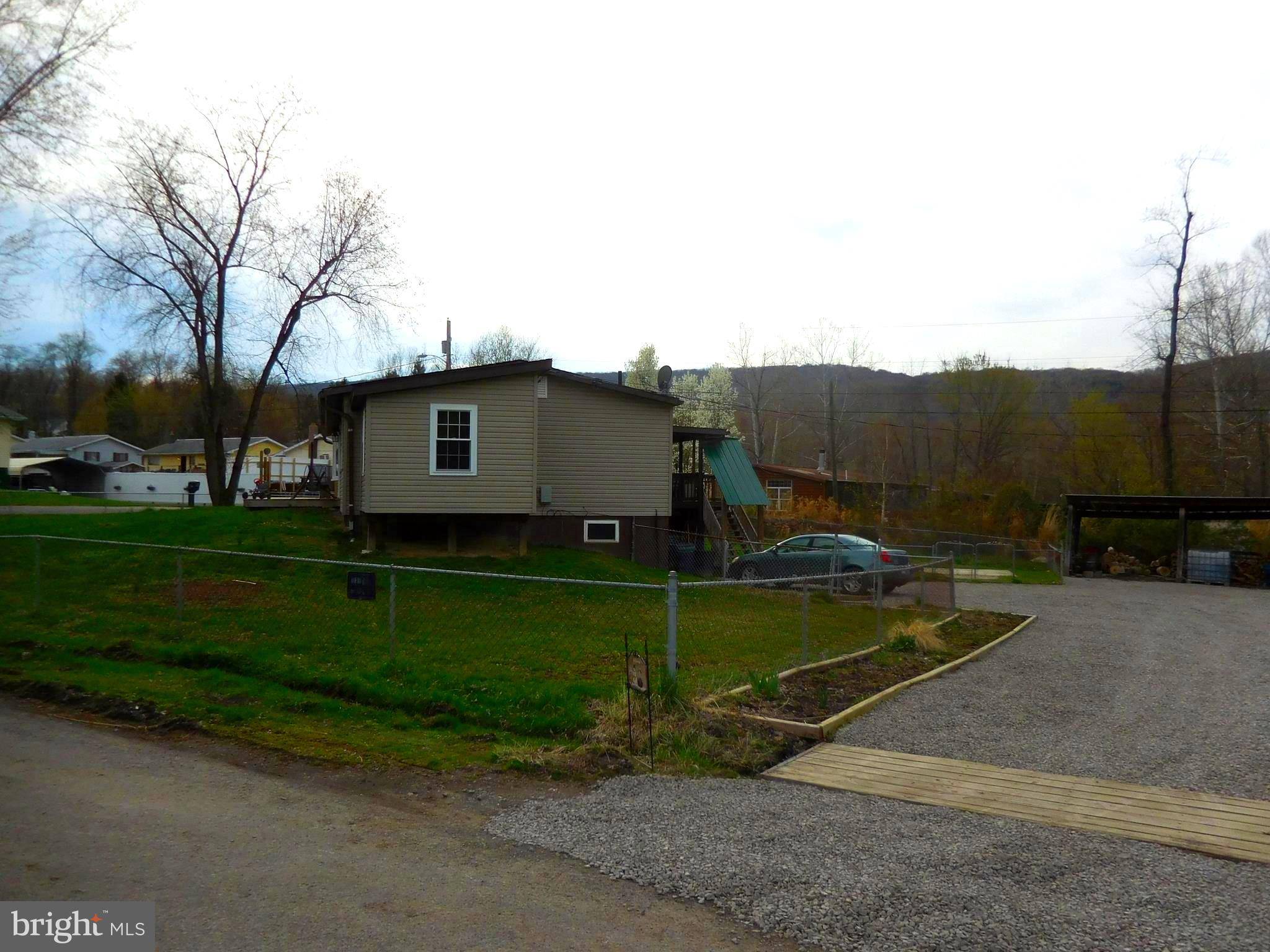 Ridgeley, WV 26753,25 ROBIN DR N