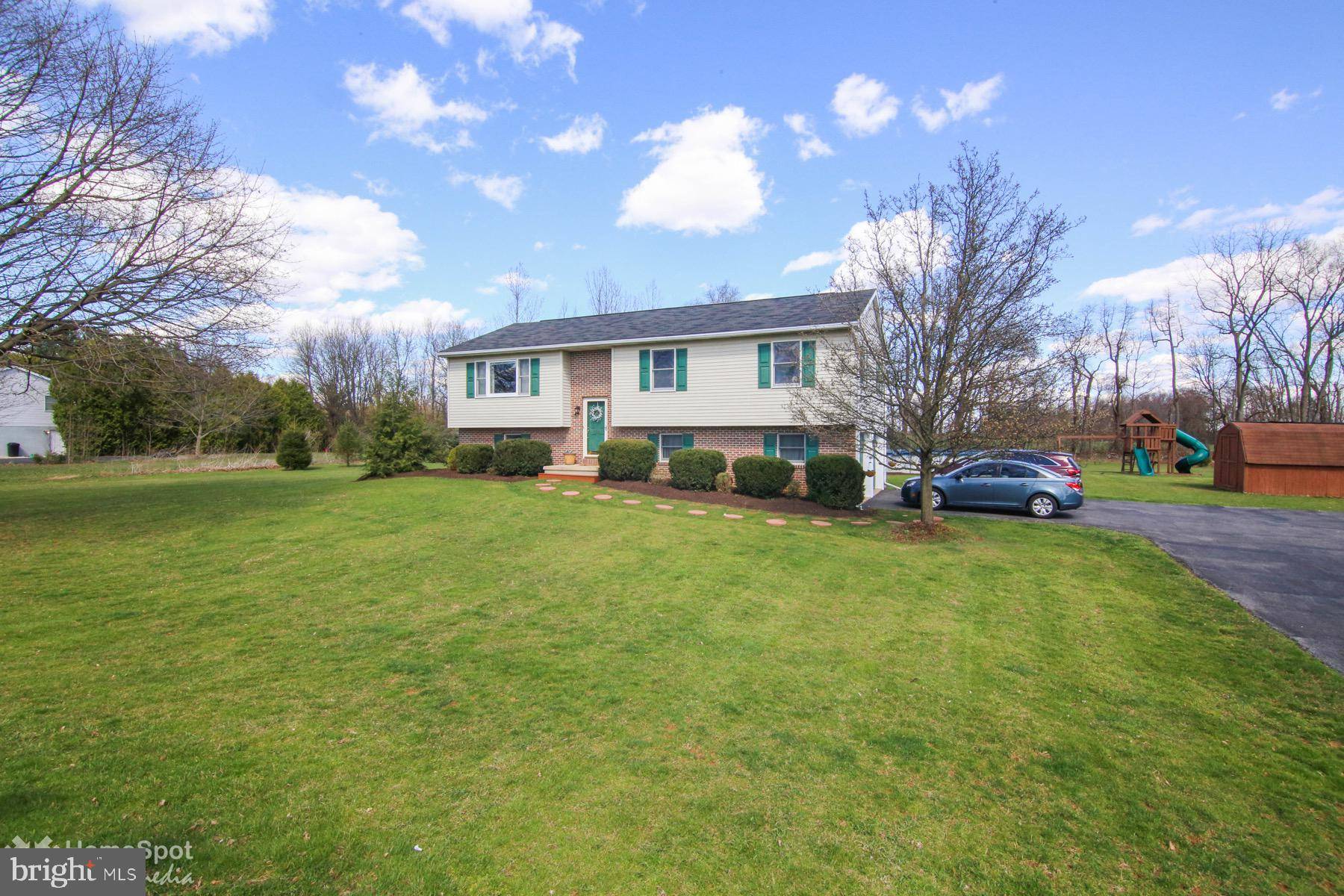 Mertztown, PA 19539,122 LORI LN