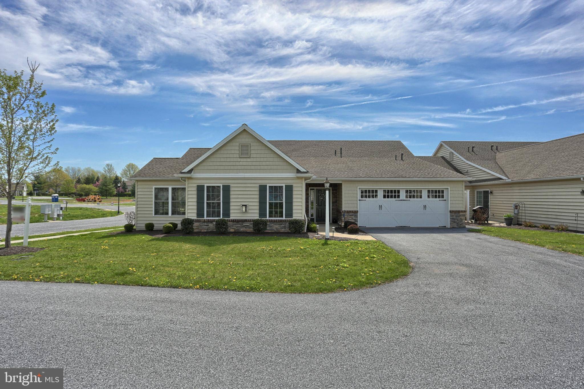 Palmyra, PA 17078,27 SPRINGHAVEN CT