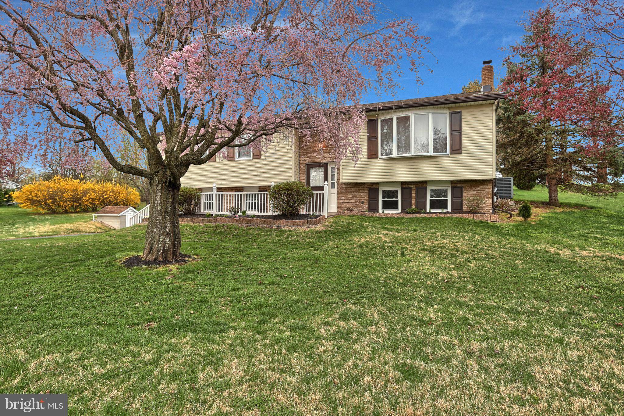 Hummelstown, PA 17036,11 CHELTENHAM DR