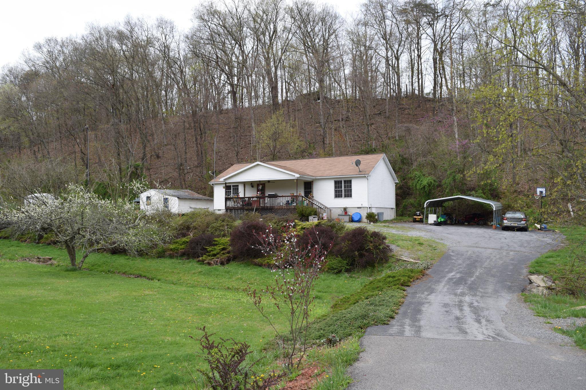 Berkeley Springs, WV 25411,84 NEW HOPE RD