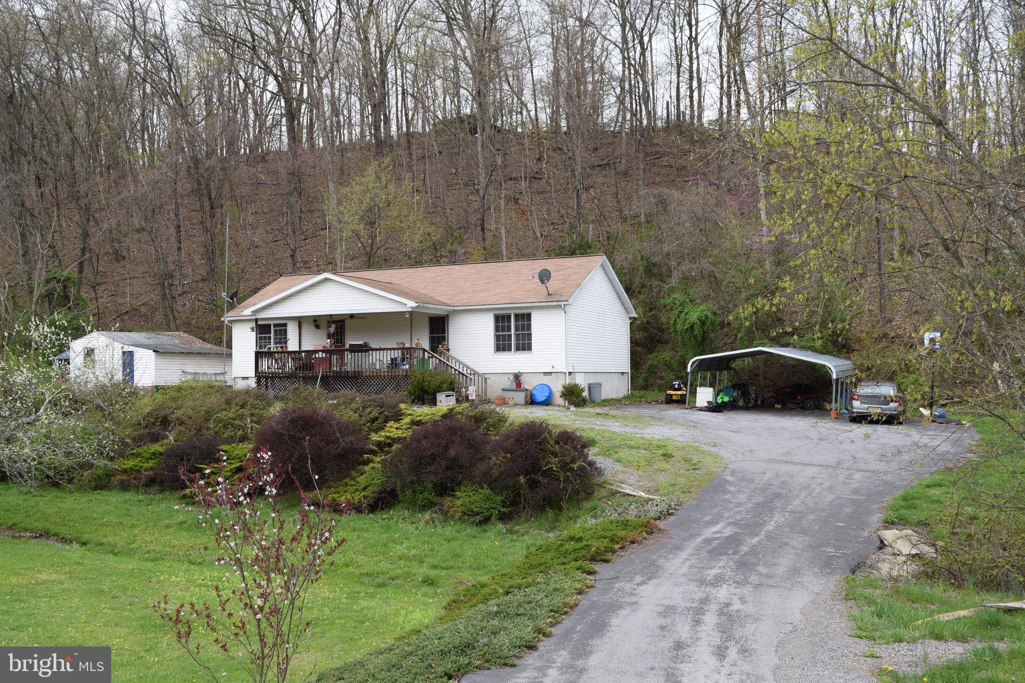 Berkeley Springs, WV 25411,84 NEW HOPE RD