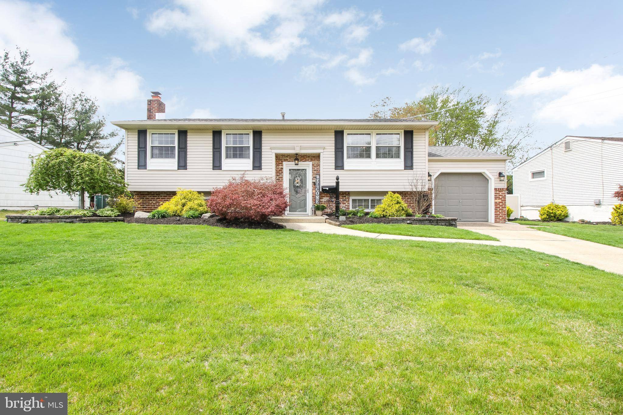 Laurel Springs, NJ 08021,6 EATON CIR