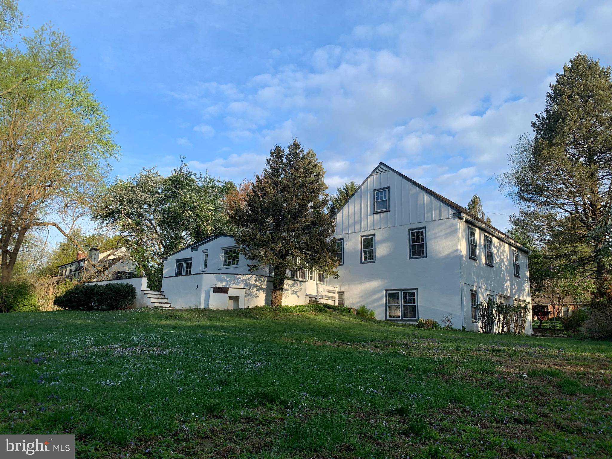 Devon, PA 19333,432 SCHOOL HOUSE LN