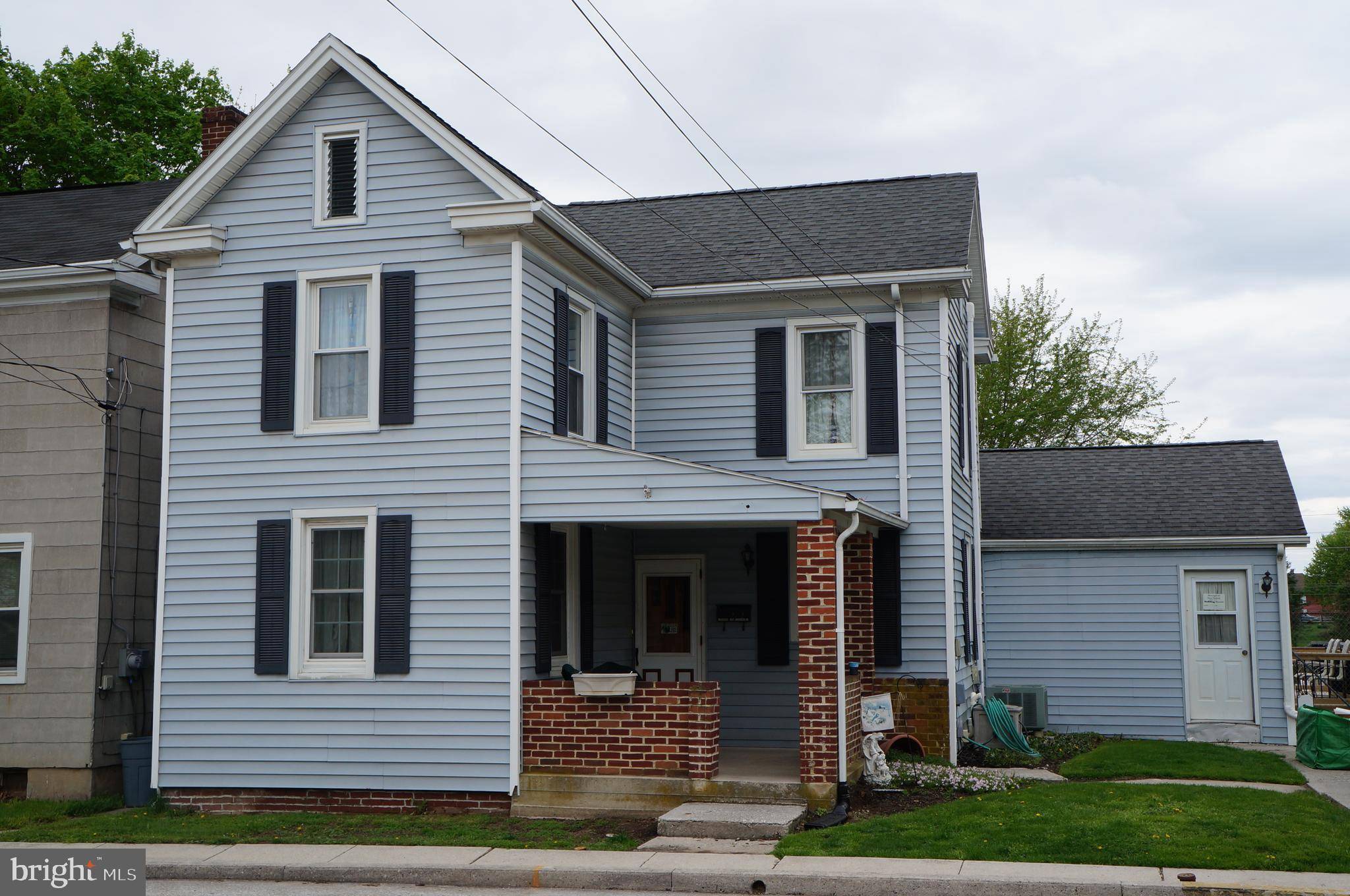 New Oxford, PA 17350,108 PLEASANT ST