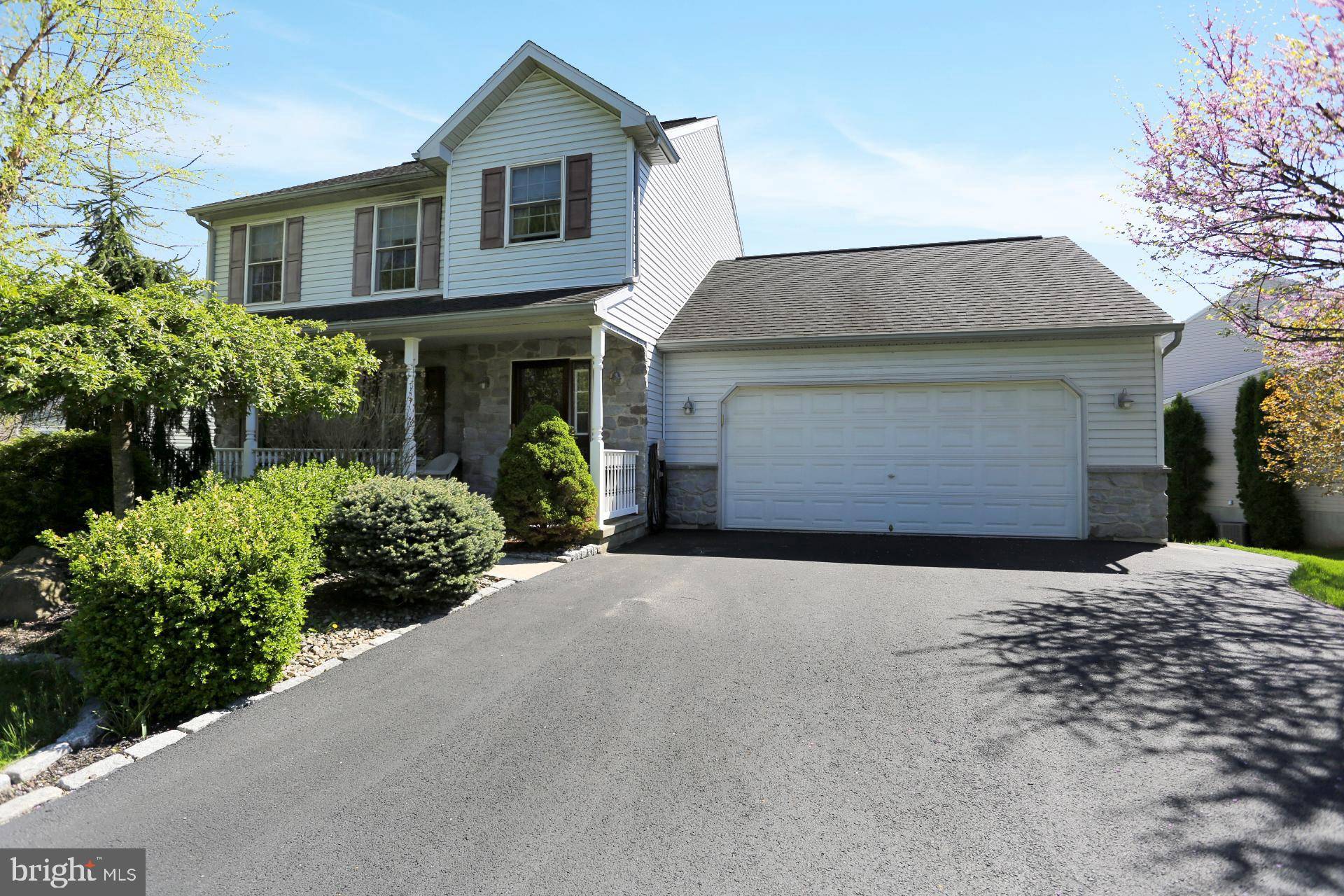 Blandon, PA 19510,409 COLONIAL CT