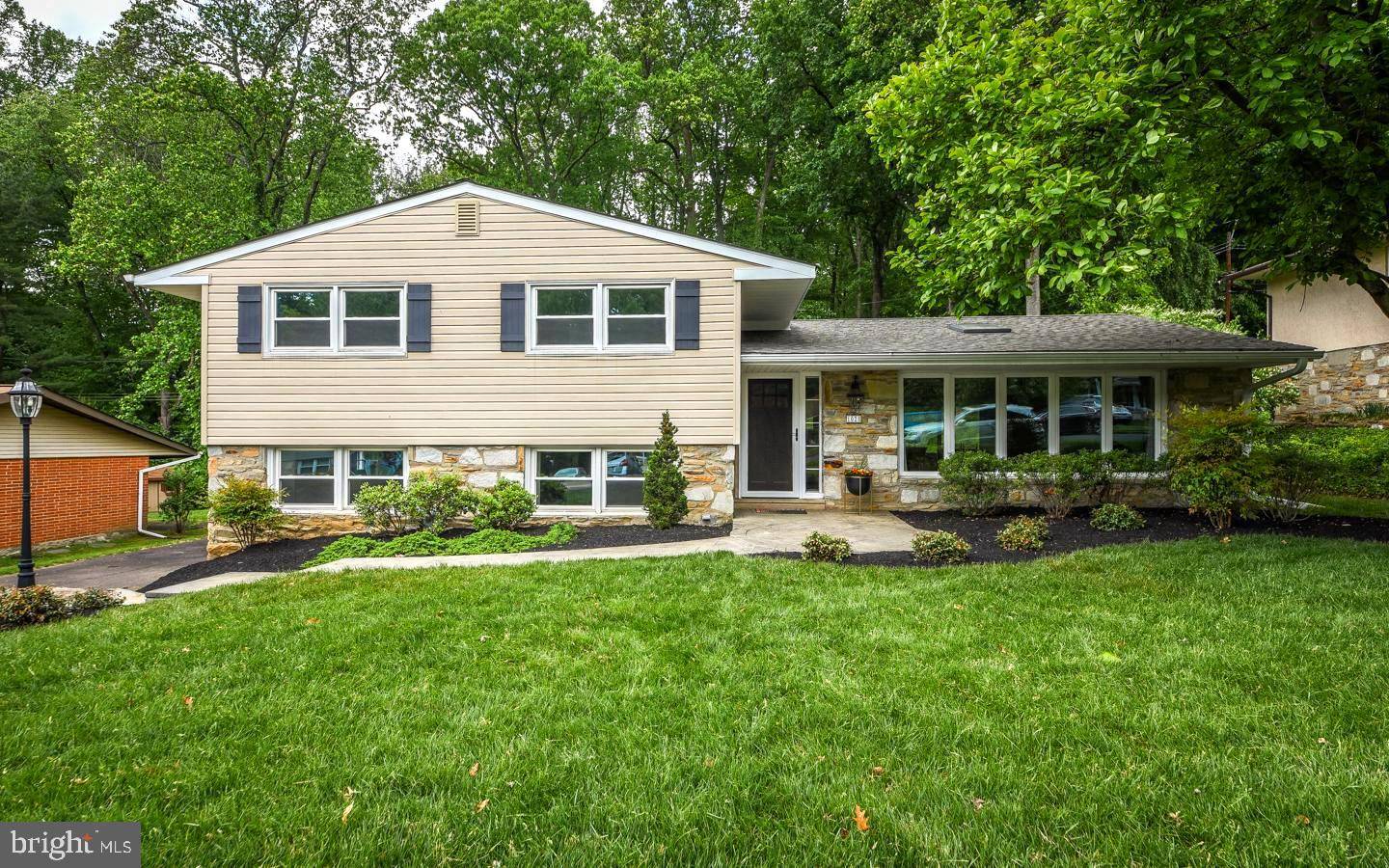 Huntingdon Valley, PA 19006,1028 HENRIETTA AVE