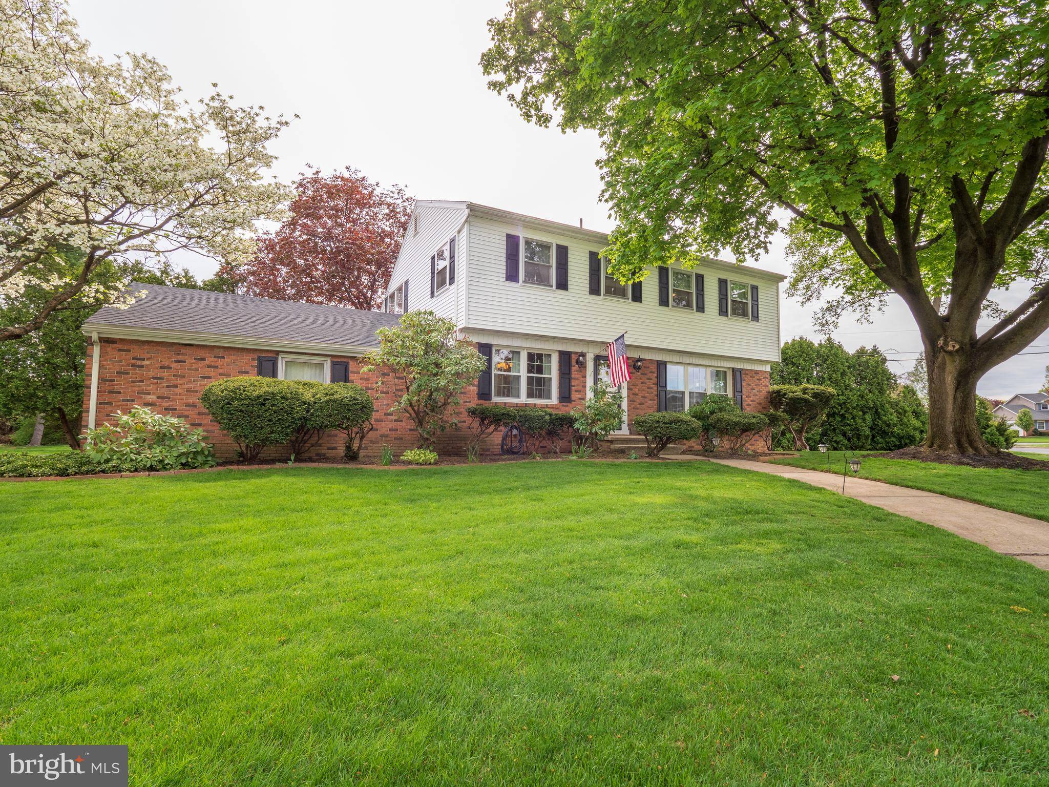 Wyomissing, PA 19610,1613 SHERWOOD RD