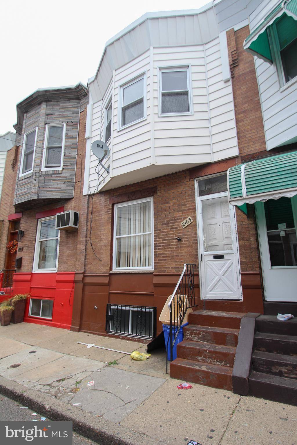 Philadelphia, PA 19145,2105 S OPAL ST