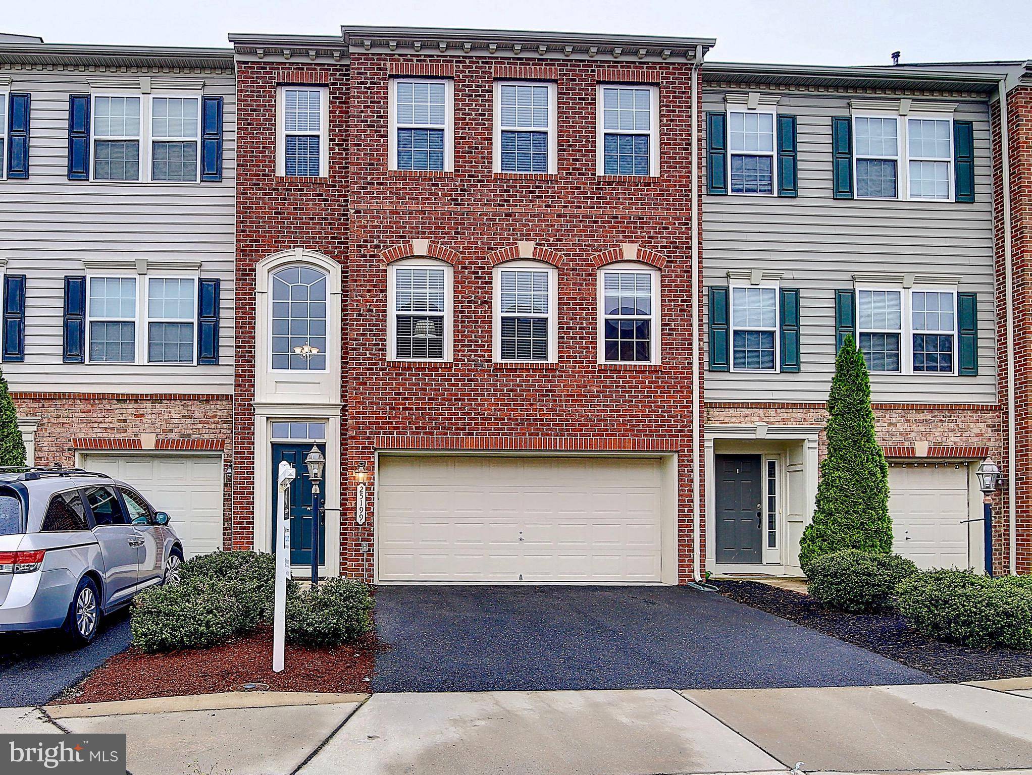 Chantilly, VA 20152,25199 BEACH PL