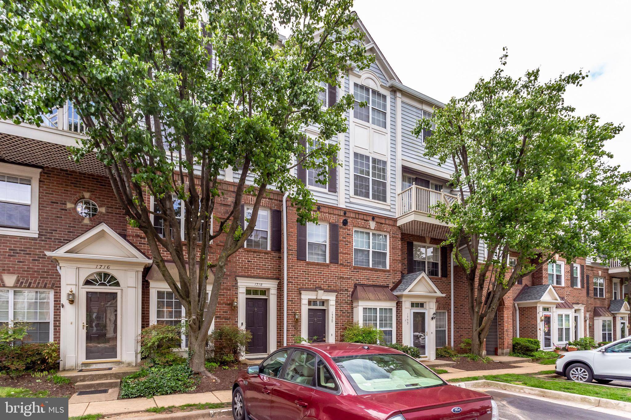 Alexandria, VA 22302,1718 KINGSGATE CT