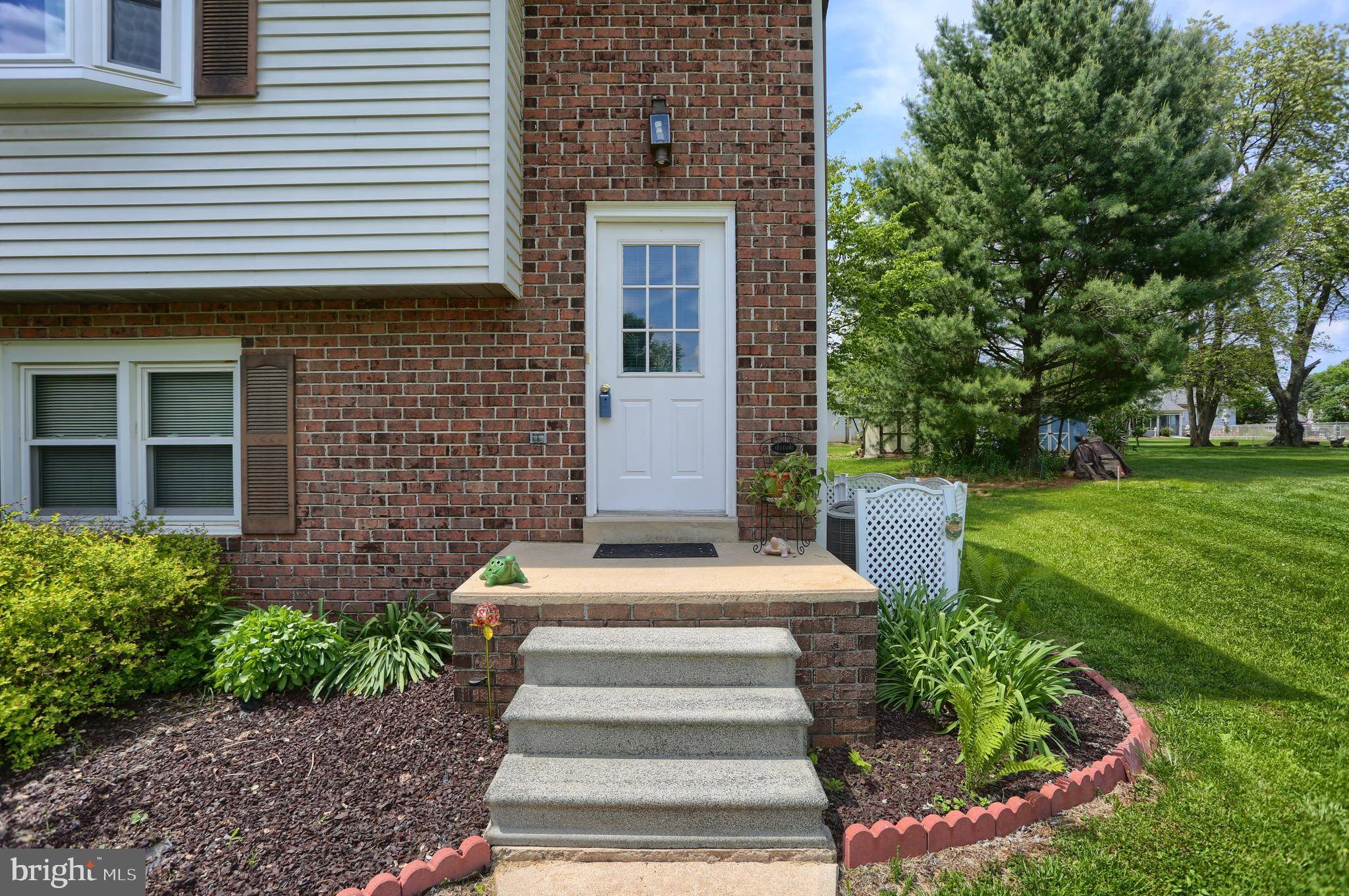 Mechanicsburg, PA 17050,10 BRIARGATE RD