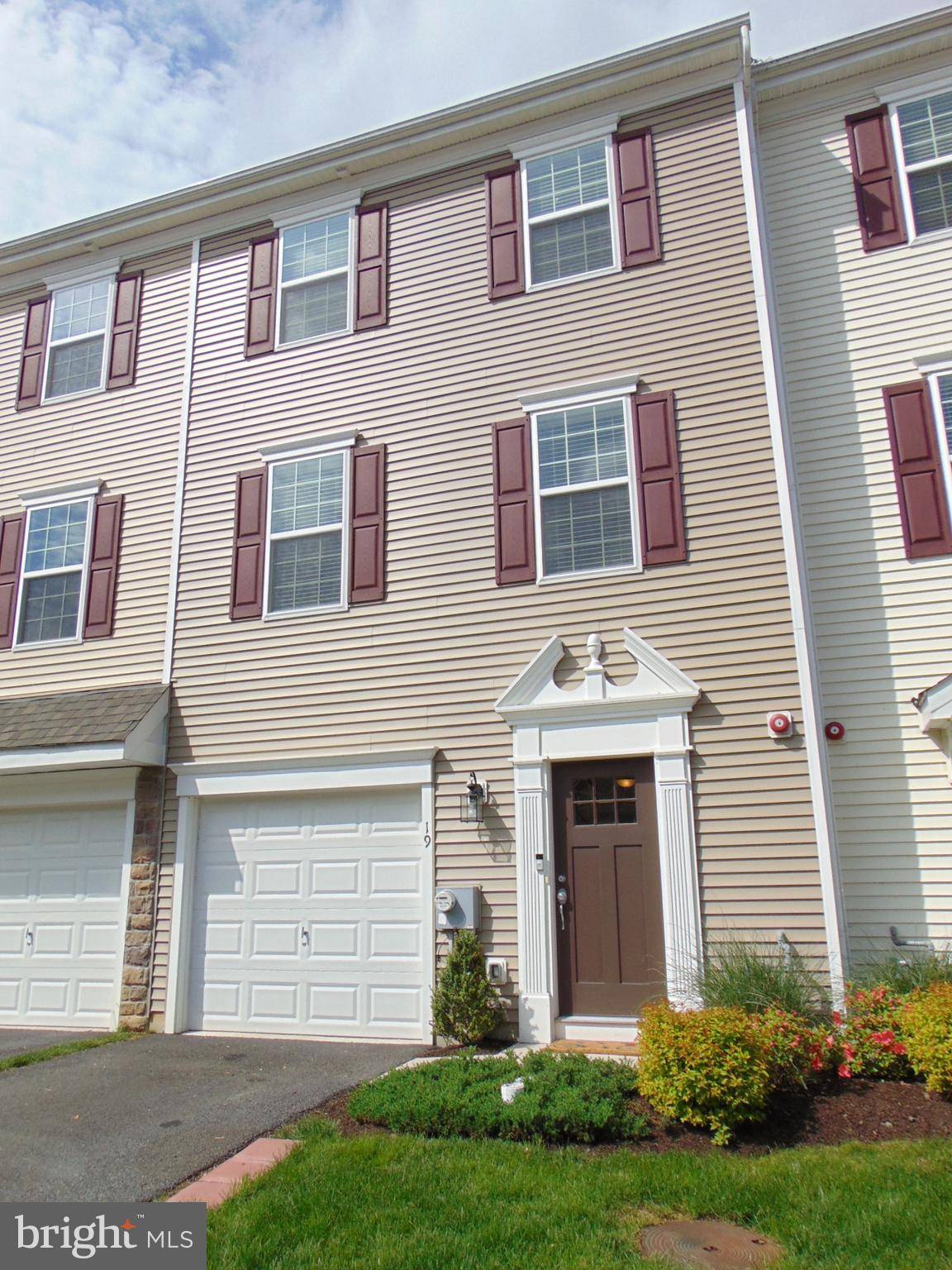 Morton, PA 19070,19 FARADAY CT