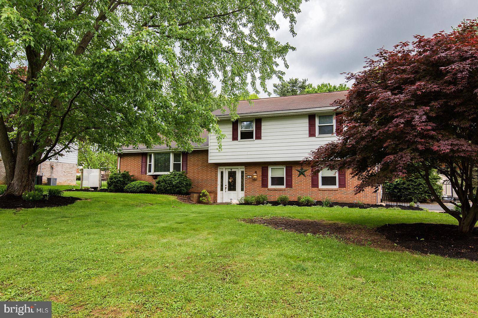 Leola, PA 17540,53 HICKORY LN