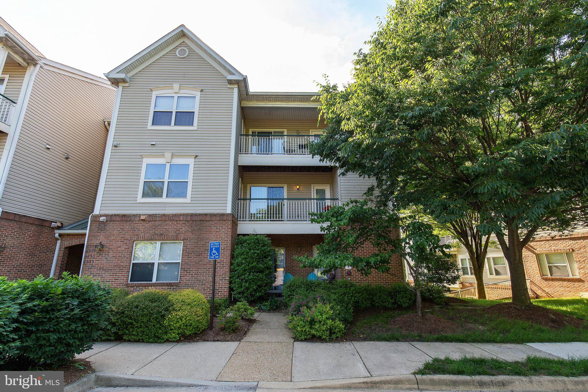 Alexandria, VA 22315,6551 GRANGE LN #302