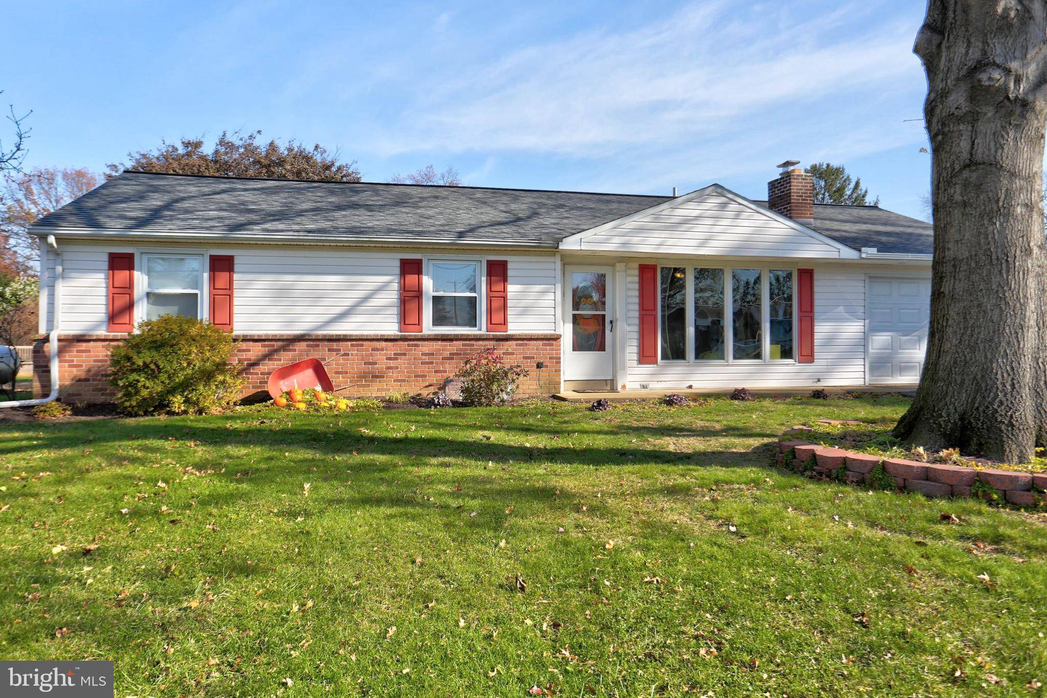 Willow Street, PA 17584,327 CRESTLINE DR