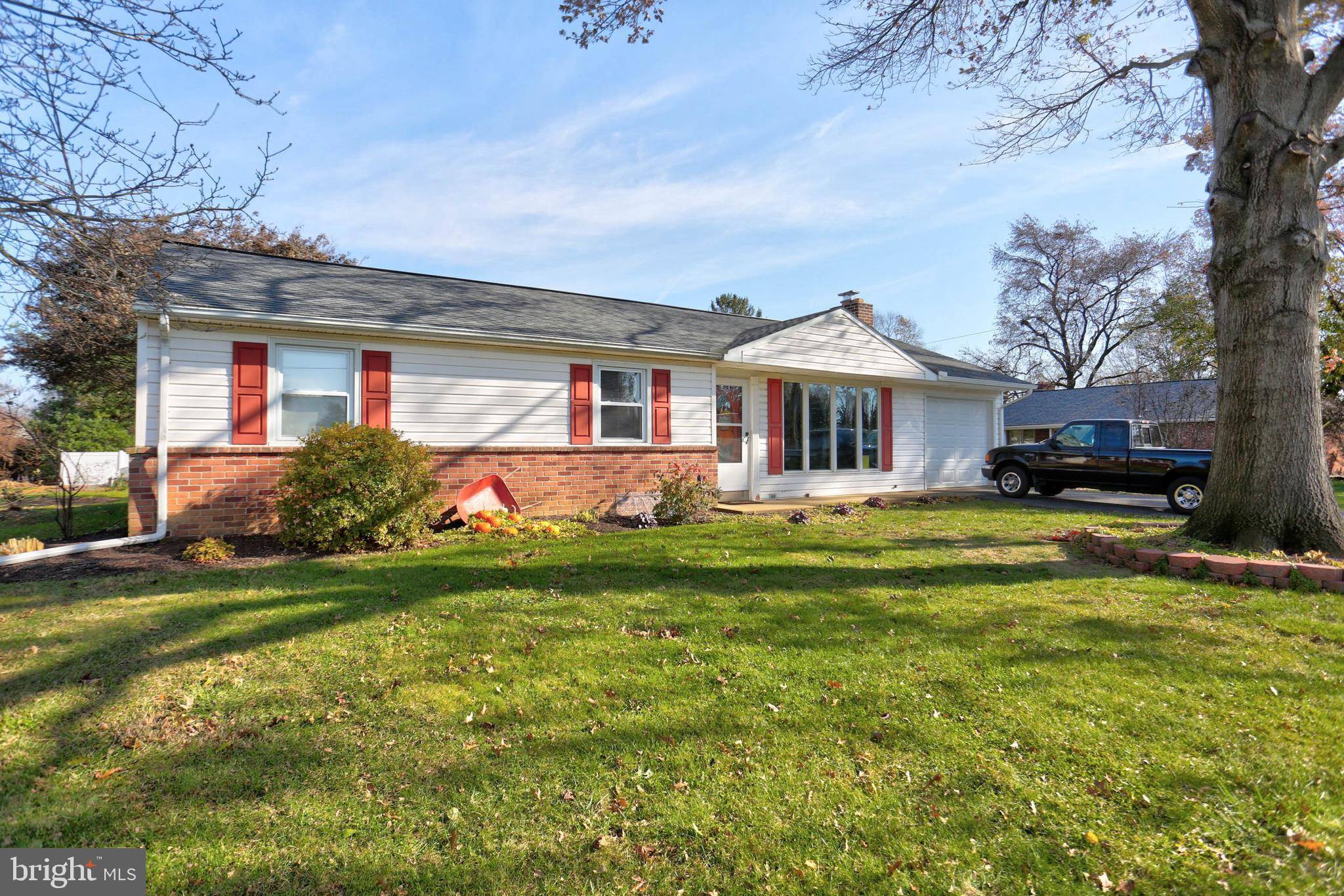 Willow Street, PA 17584,327 CRESTLINE DR