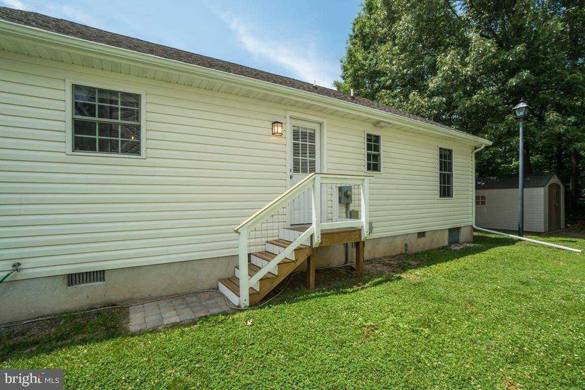 Colonial Beach, VA 22443,253 7TH ST