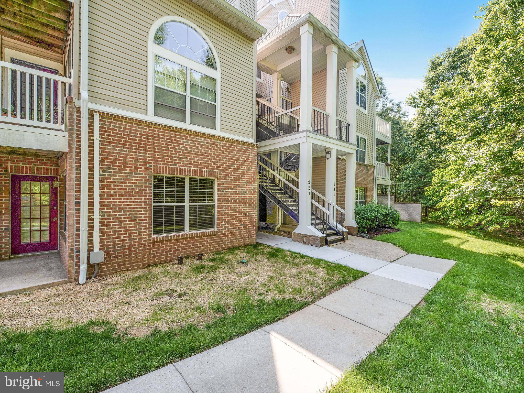 Gaithersburg, MD 20878,921 HILLSIDE LAKE TER #302