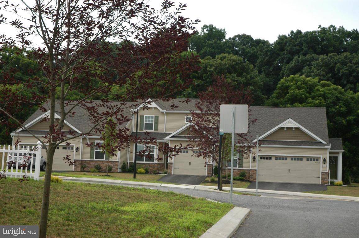 Willow Street, PA 17584,115 BOLTON CIR #98