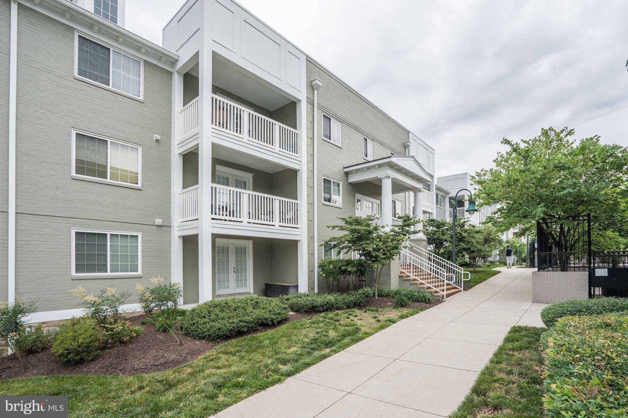 Arlington, VA 22204,4161 S FOUR MILE RUN DR #103