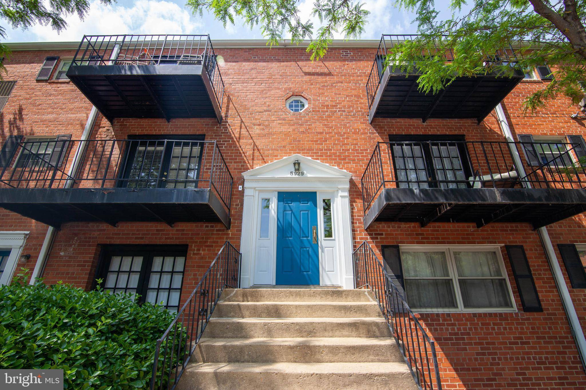 Alexandria, VA 22312,5929 QUANTRELL AVE #203