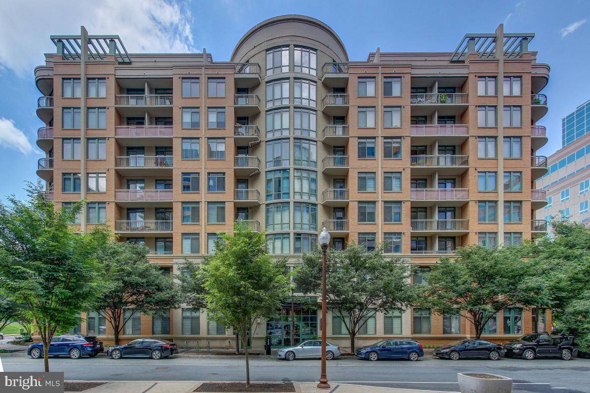 Arlington, VA 22201,3625 10TH ST N #803