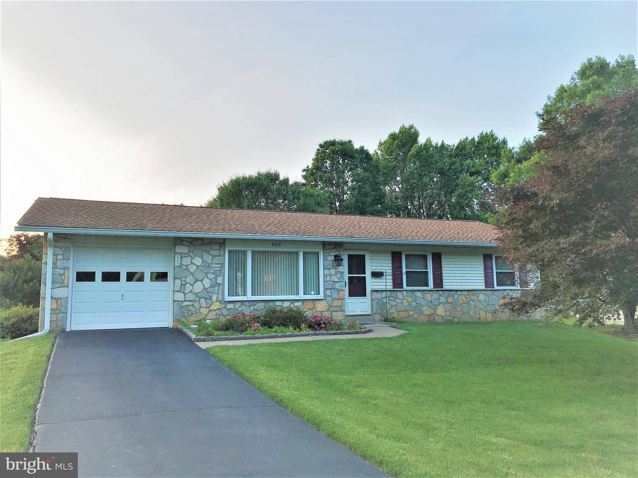 Southampton, PA 18966,864 E MAPLE DR