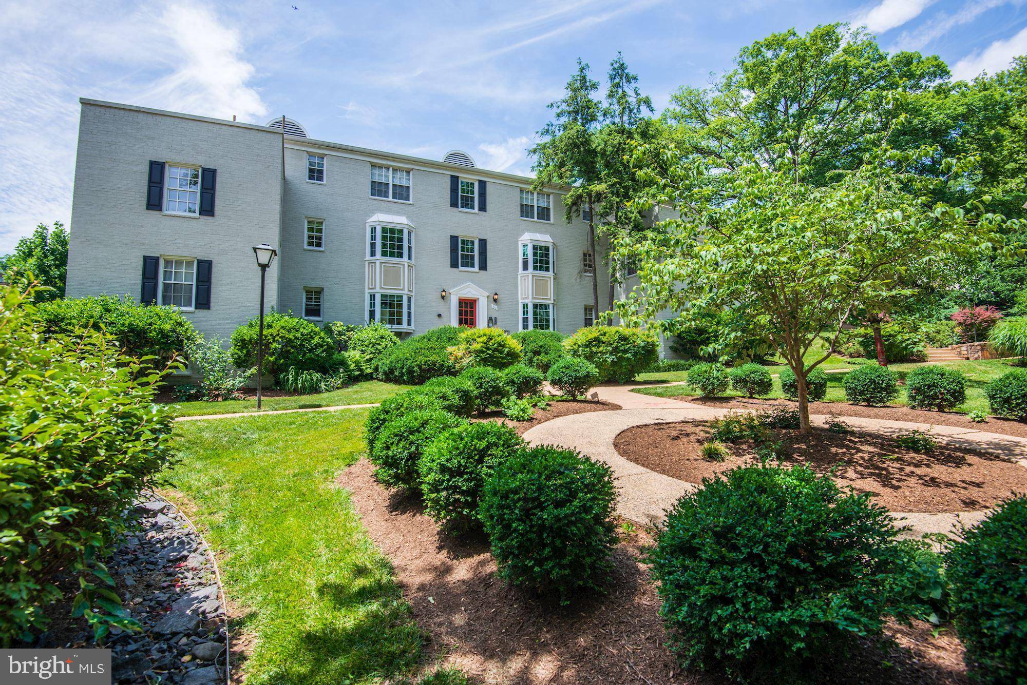 Arlington, VA 22204,810 S ARLINGTON MILL DR #8-201