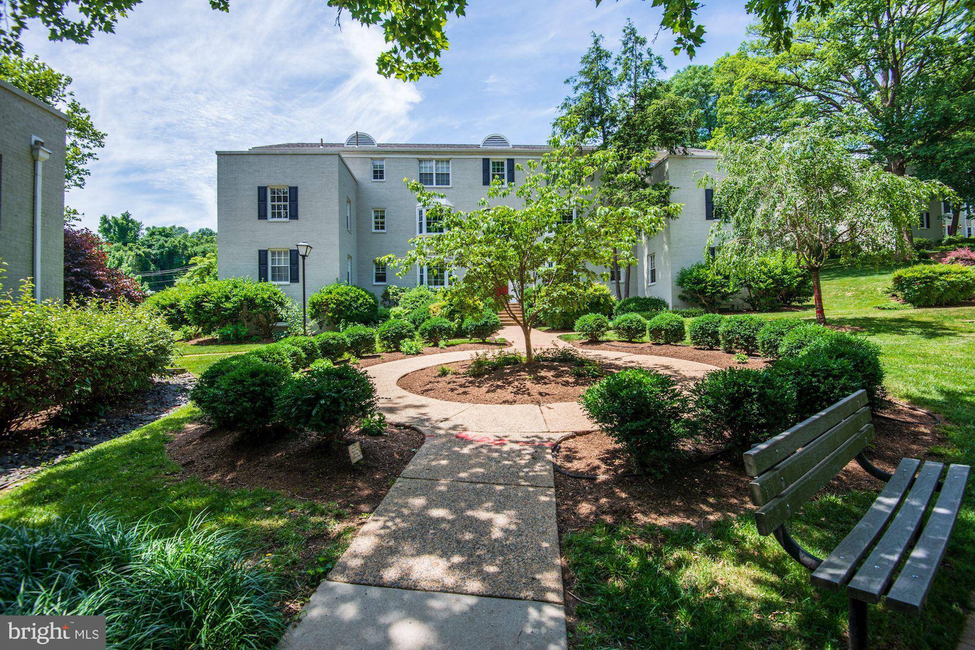 Arlington, VA 22204,810 S ARLINGTON MILL DR #8-201